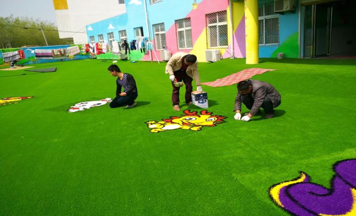 幼兒園人造草皮多少錢(qián)一平方米？